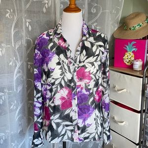 Beautiful Floral Jones of New York XL Long Sleeved Button Down Top